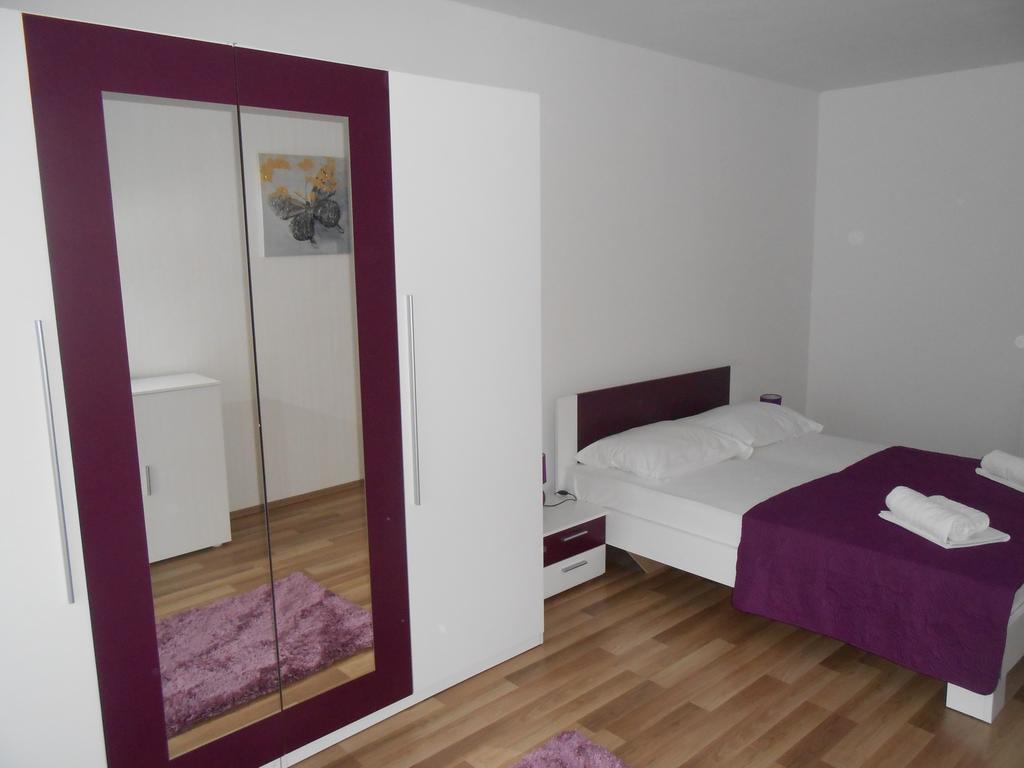 Apartment Petric Ровінь Екстер'єр фото